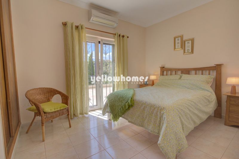 Moradia V4 + apartamento independente com vista mar